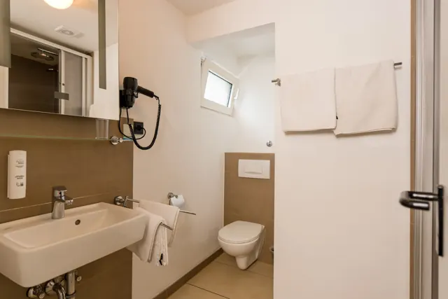 Kleines Doppelzimmer im Hotel Latio, Ansicht 17